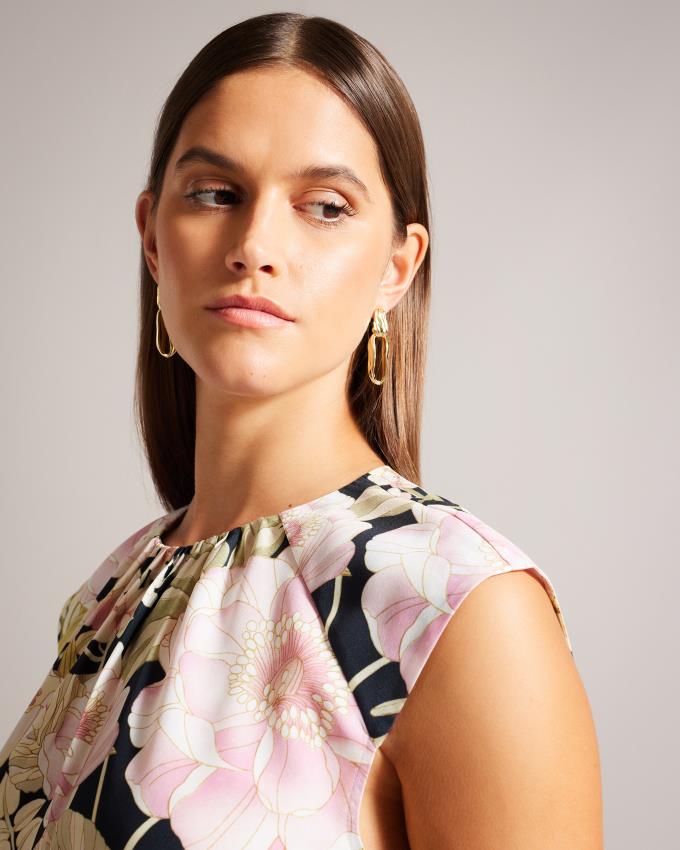 Najfatalniejszy Damskie Ted Baker Floral Boxy Fit With Gathered Neckline Czarne Polska | PL-GBECV2783